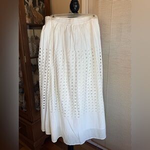 NWT! Jennifer & Grace White Skirt